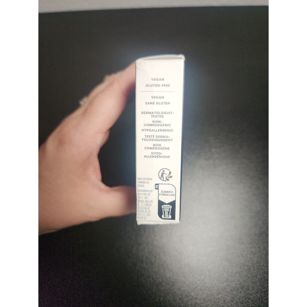 bareMinerals BAREPRO 24HR Wear Skin-Perfecting Powder Foundation - Picture 3 of 3